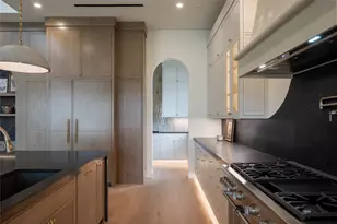 765 Sue Barnett Dr, Houston, TX 77018 - Photo 16