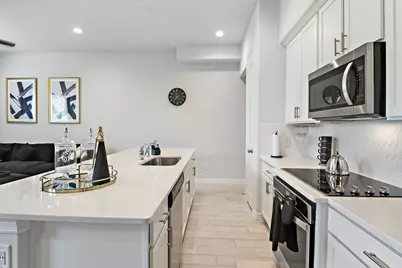 11002 Crescent Light Way, Houston, TX 77043 - Photo 10