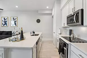11002 Cres Light Way, Houston, TX 77043 - Photo 10