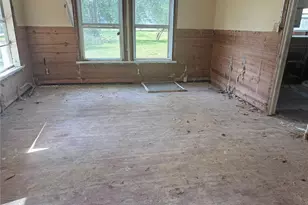 136 N E Ave, Livingston, TX 77351 - Photo 8