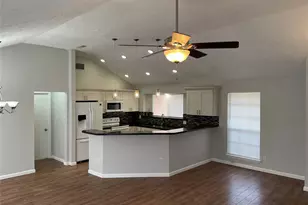 505 Landing Blvd, League City, TX 77573 - Photo 2