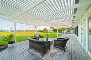 815 5th St, Dickinson, TX 77539 - Photo 10