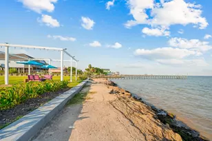 815 5th St, Dickinson, TX 77539 - Photo 6