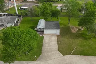 109 Queens Ct, Baytown, TX 77520 - Photo 22