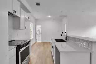 1052 North Ln, Houston, TX 77088 - Photo 38