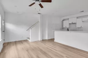1052 North Ln, Houston, TX 77088 - Photo 32