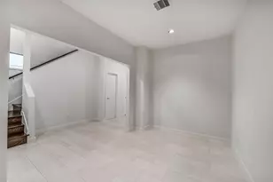 716 W Drew St, Houston, TX 77006 - Photo 6