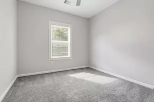 4723 Mallow St, Houston, TX 77033 - Photo 22