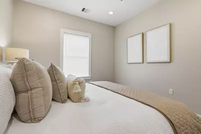 4723 Mallow Street #B, Houston, TX 77033 - Photo 16