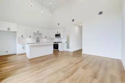 6710 Kassarine Pass #A/B, Houston, TX 77033 - Photo 6