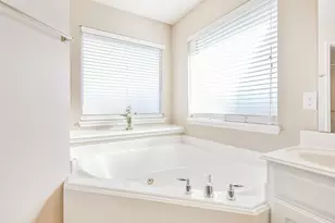 9902 Memorial Crossing Dr, Tomball, TX 77375 - Photo 28