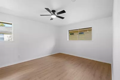 719 E 40th 1/2 Street, Houston, TX 77022 - Photo 20