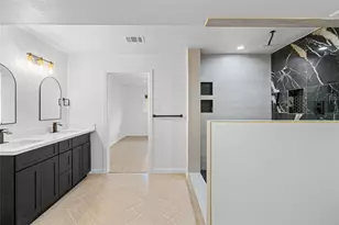 719 E 40th 1/2 St, Houston, TX 77022 - Photo 22