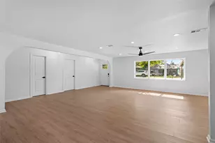 719 E 40th 1/2 St, Houston, TX 77022 - Photo 12