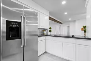 322 E Edgebrook Dr, Houston, TX 77034 - Photo 16