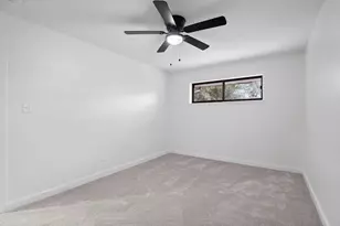 322 E Edgebrook Dr, Houston, TX 77034 - Photo 32