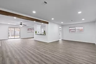 322 E Edgebrook Dr, Houston, TX 77034 - Photo 6