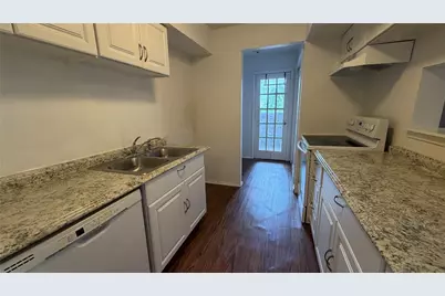 10601 South Drive #107, Houston, TX 77099 - Photo 4