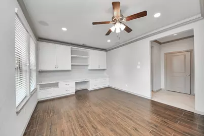 8605 Hollyoaks Creek Lane, Houston, TX 77063 - Photo 10