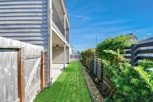 8605 Hollyoaks Creek Ln, Houston, TX 77063 - Photo 6