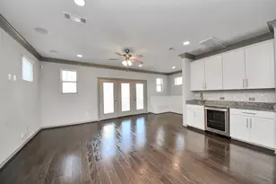 8605 Hollyoaks Creek Ln, Houston, TX 77063 - Photo 14