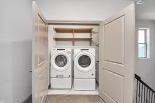 8605 Hollyoaks Creek Ln, Houston, TX 77063 - Photo 30