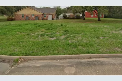 2827 Golf Crest Drive, Wharton, TX 77488 - Photo 2