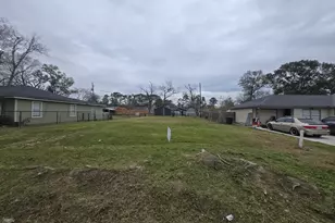 6929 Peyton St, Houston, TX 77028 - Photo 1
