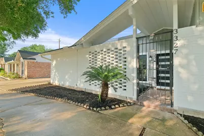 3327 Freshmeadows Drive, Houston, TX 77063 - Photo 2
