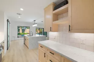 3327 Freshmeadows Dr, Houston, TX 77063 - Photo 12