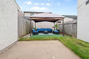 10327 Gladewood Dr, Houston, TX 77041 - Photo 18