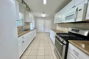 4635 Wild Indigo St, Houston, TX 77027 - Photo 4