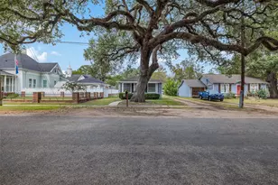 428 Preston St, Columbus, TX 78934 - Photo 20