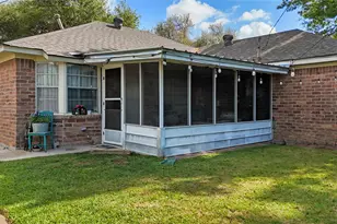 2205 Buchanan Dr, Baytown, TX 77520 - Photo 30