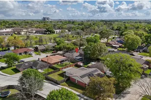 2205 Buchanan Dr, Baytown, TX 77520 - Photo 40