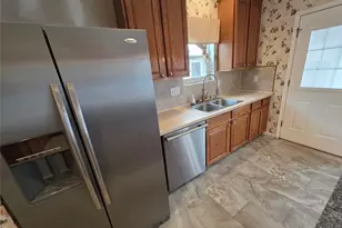 2422 Acadiana Ln, Seabrook, TX 77586 - Photo 6