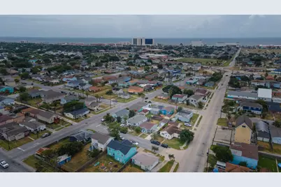 6317 P 1/2, Galveston, TX 77551 - Photo 24