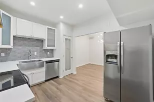 2100 Tanglewilde St, Houston, TX 77063 - Photo 6