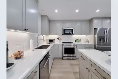 9333 Memorial Drive #320, Houston, TX 77024 - Photo 12