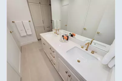 9333 Memorial Drive #320, Houston, TX 77024 - Photo 24