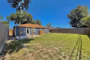 4718 Meadow Park Dr, Houston, TX 77048 - Photo 12
