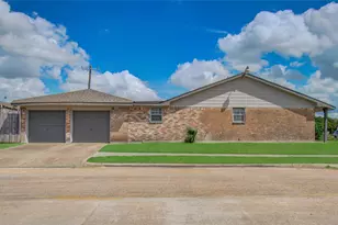 930 Centerwood Dr, Houston, TX 77013 - Photo 2
