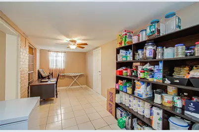 930 Centerwood Drive, Houston, TX 77013 - Photo 16