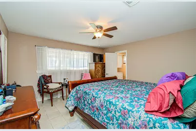 930 Centerwood Drive, Houston, TX 77013 - Photo 22