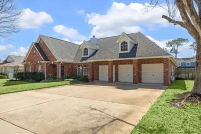 4211 Kirby Oaks Drive S, Seabrook, TX 77586 - Photo 2