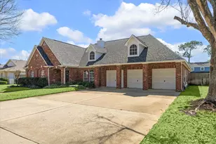 4211 Kirby Oaks Dr S, Seabrook, TX 77586 - Photo 2