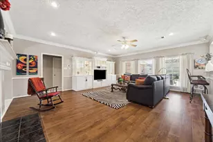 4211 Kirby Oaks Dr S, Seabrook, TX 77586 - Photo 10