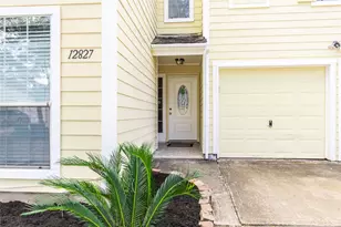 12827 Magenta Oaks Dr, Houston, TX 77072 - Photo 2