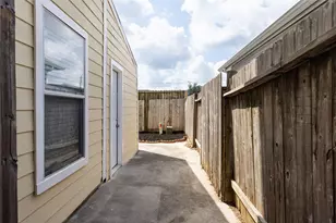 12827 Magenta Oaks Dr, Houston, TX 77072 - Photo 24