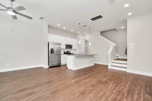 731 Strawberry Pines Ct, Houston, TX 77009 - Photo 8